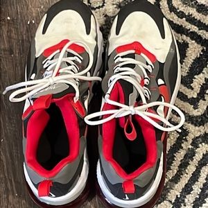 Nike tennis women’s size 7